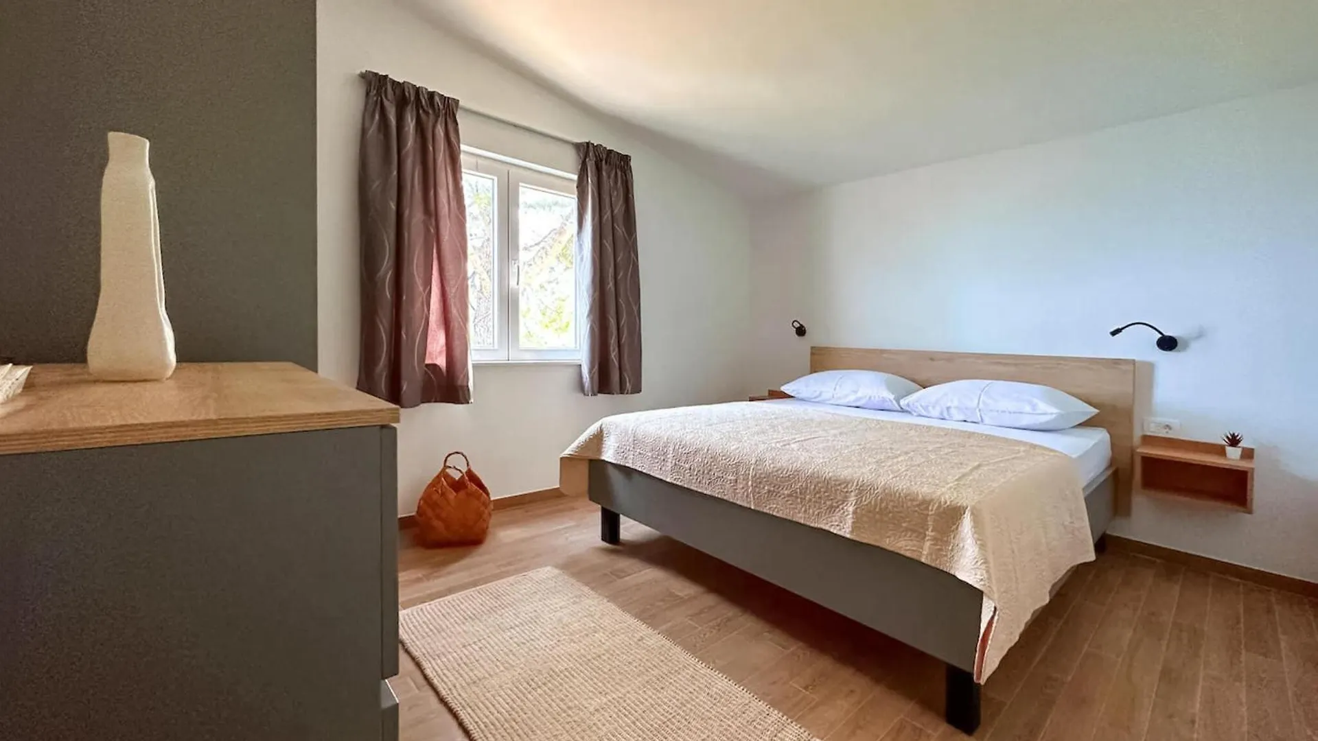 Holiday home 2 Bedroom Cozy Home In Tkon Croatia