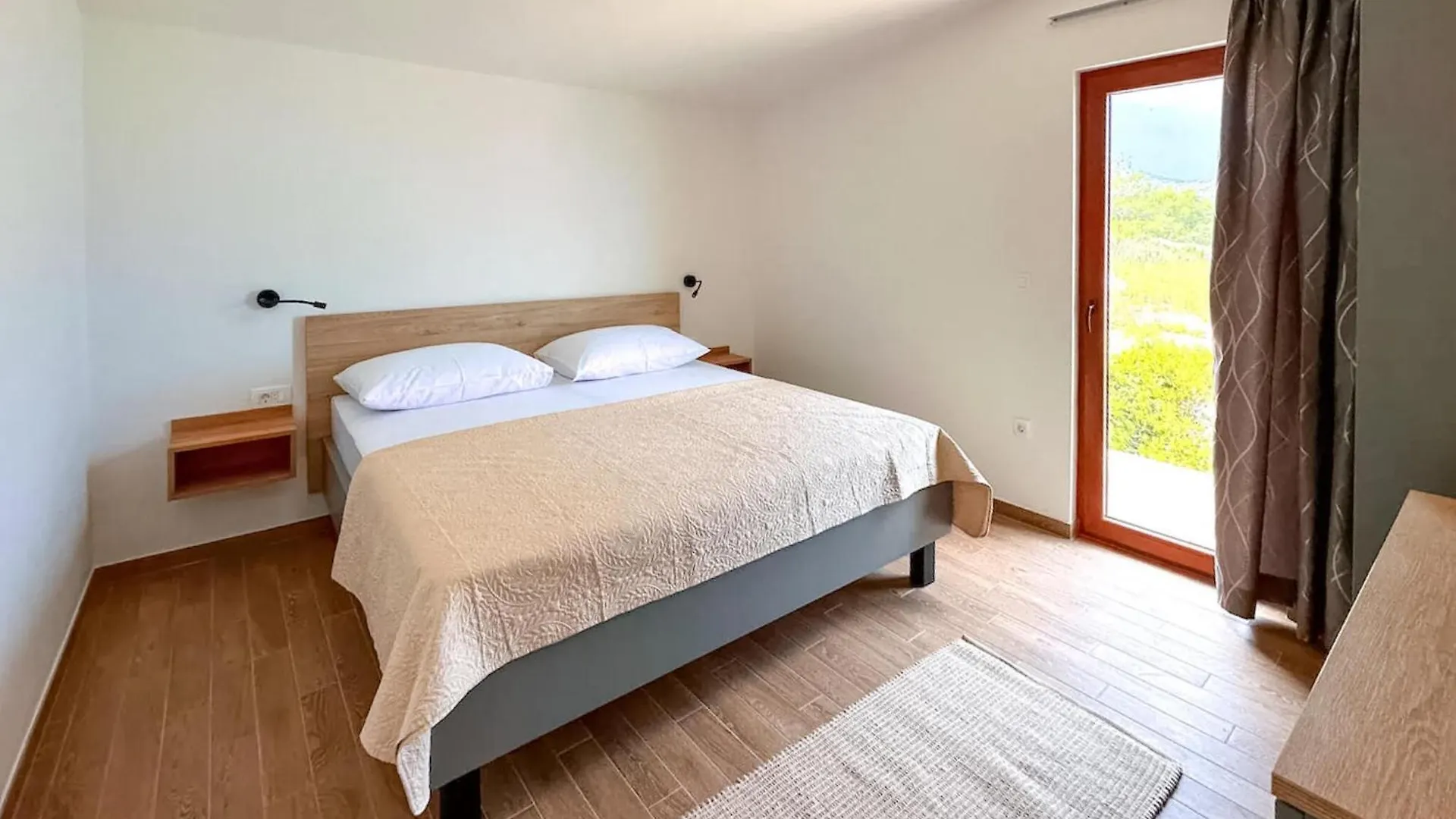 2 Bedroom Cozy Home In Tkon